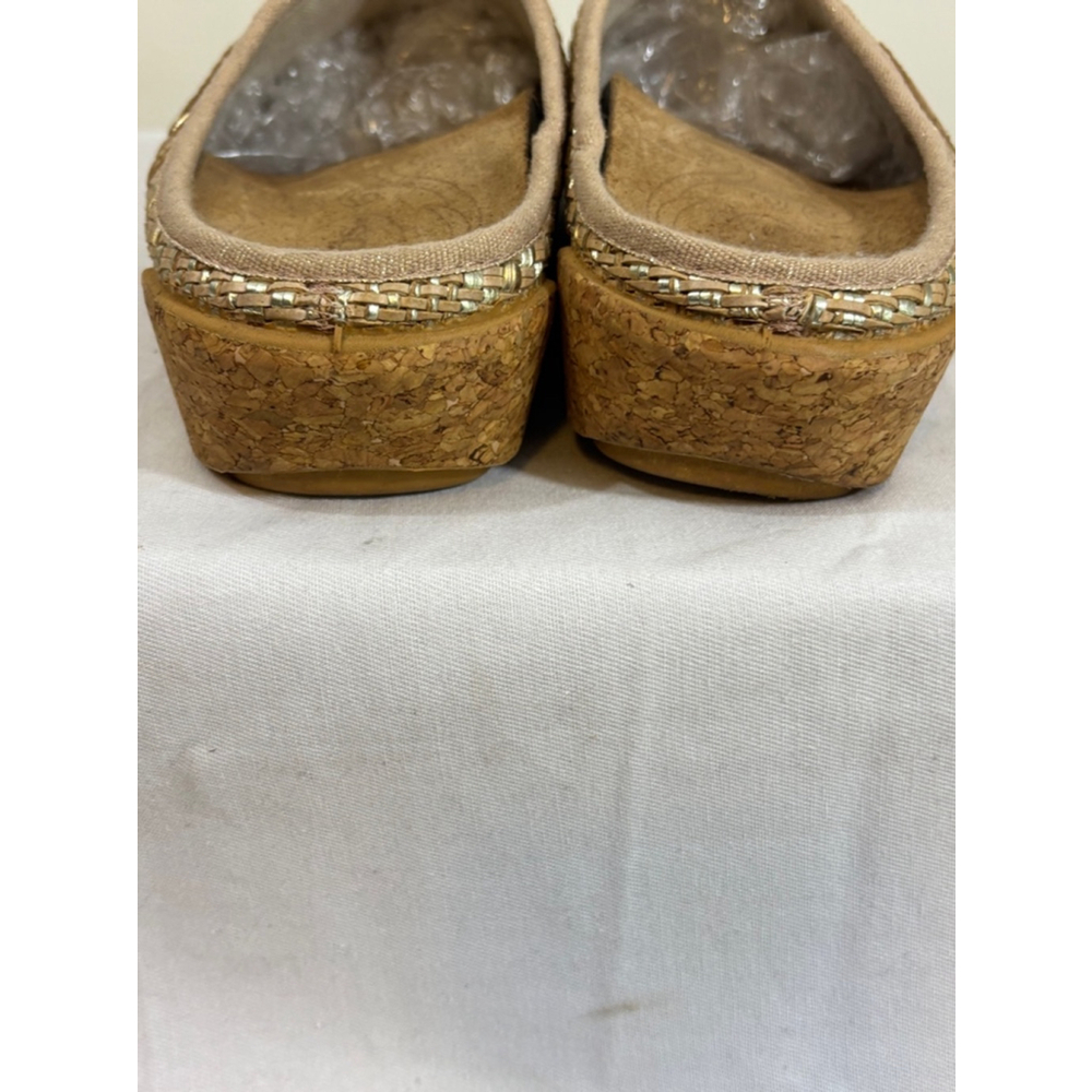 Women's Taos Woven Clogs Size 7.5 Tan Gold - Picture 5 of 6